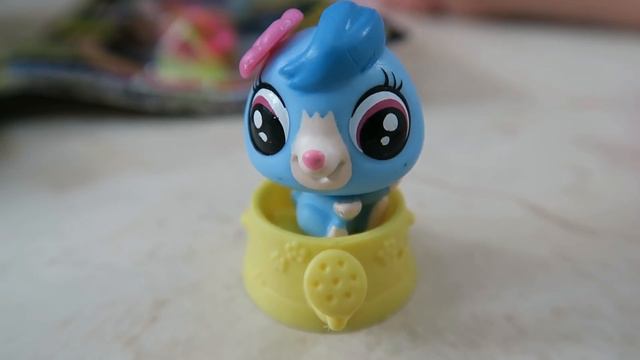 MEGA KINDER OVO SURPRESA da Lulu смотреть онлайн