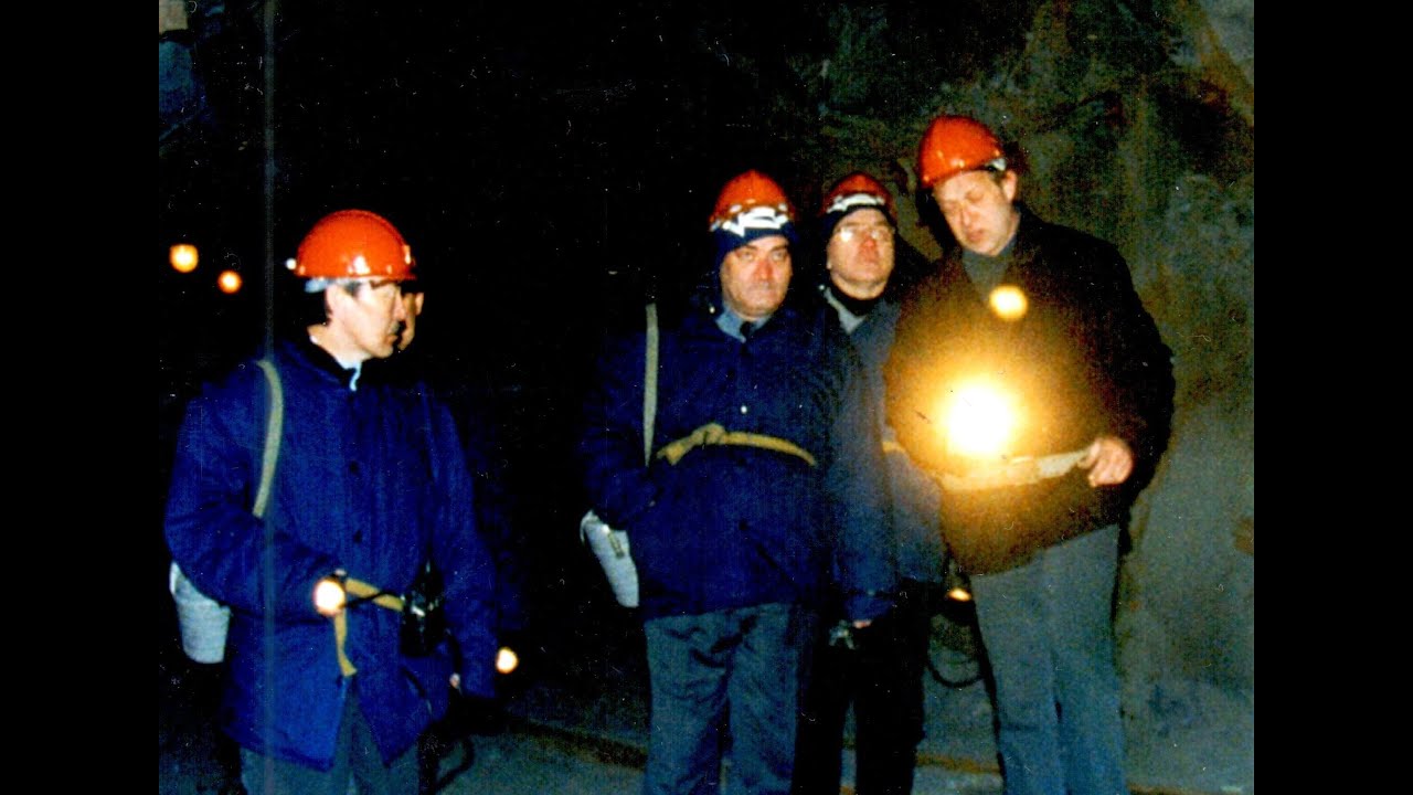 На золото-сурьмяной шахте «Сарылах». 2003 год. смотреть онлайн