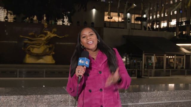 Rockefeller Center Christmas Tree Lighting 2022 | Listen Up Live смотреть онлайн