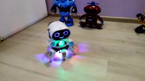 Toys, Dancing robots. Танцующие роботы