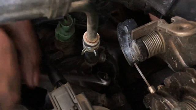 Cómo purgar el sistema de enfriamiento del radiador смотреть онлайн
