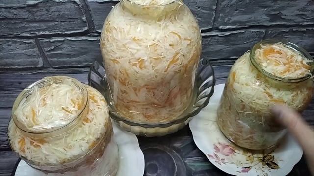 Сочная хрустящая квашенная капуста с медом.