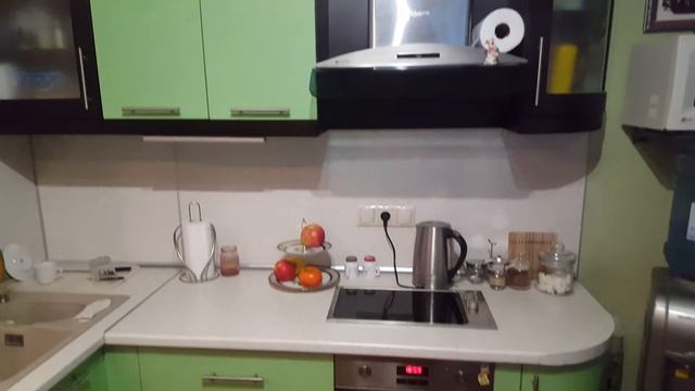 Отзыв о Мебель Молчанов. (Компактная угловая кухня МДФ глянец мята/шоколад) смотреть онлайн