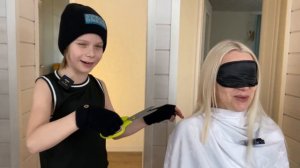 Мне КОНЕЦ - Постриг маму НАЛЫСО / Мама в шоке!