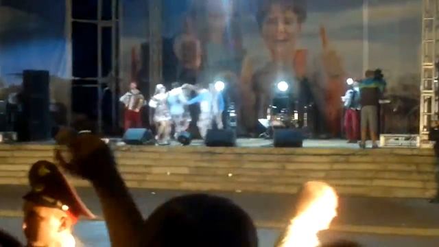 Шоу группа Бузина г.Волгоград День города - Морячка..mp4 смотреть онлайн