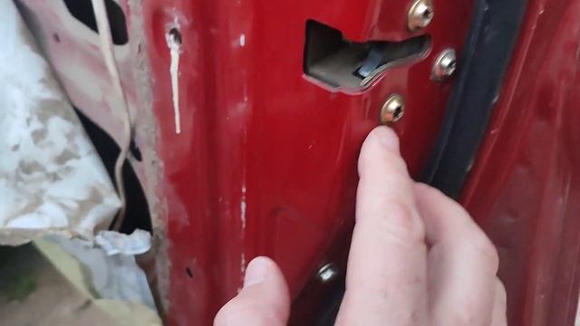 Замена дверных замков. Бесшумные замки от Lacetti в Daewoo Lanos. Делаем закрытие двери тихим. смотреть онлайн