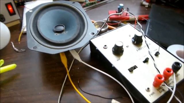 LM3886 monoblock audio amplifier on breadboard смотреть онлайн