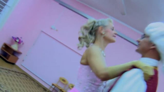 "МОЙ ПЕРВЫЙ БАЛ"- интерактивная программа для детей. Шоу дуэт ТЫ И Я. смотреть онлайн