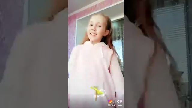 Очень клёвая девочка есть в приложении Like смотреть онлайн