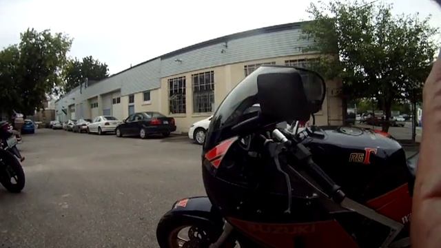 1986 Suzuki RG500 Walter Wolf walk around смотреть онлайн