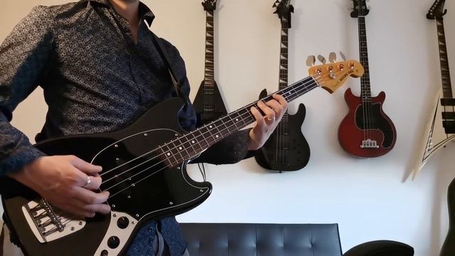 Gibson Les Paul Bass vs Fender Mustang Stock vs Fender Mustang Flatwounds // RHCP Snow Bass cover смотреть онлайн