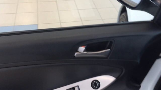 Купить Хендай Солярис (Hyundai Solaris) 1.6 AT 2015 г. с пробегом бу в Саратове Автосалон смотреть онлайн
