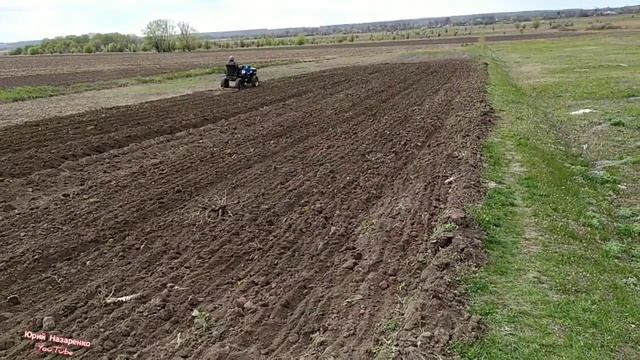 ТЯЖЁЛЫЙ МОТОБЛОК В РАБОТЕ КАК ОН ЕСТЬ | БОРОНОВАНИЕ ПОСЛЕ ВСПАШКИ смотреть онлайн