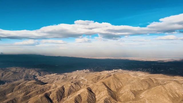 Старушка устроилась мыть полы в офисе, но внезапно директор отобрал у нее швабру... смотреть онлайн