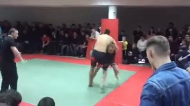 Брат Артём "Дворец" Добрый Молодец в Боях "Стрелка" СаРатов. СКК "Вместе". смотреть онлайн