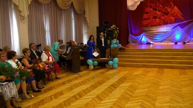 Выпускной в 12-ом 'А' классе Рижской ср. школы "Анниньмуйжа". Сокр. версия Торжественной части. смотреть онлайн