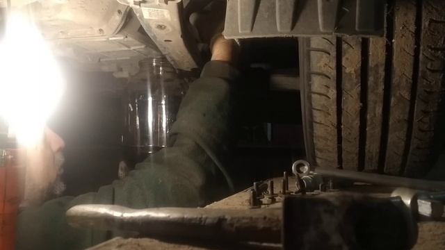 Перелив масла в коробке Geely Atlas после ТО-6 у дилера ООО "Бекас", Тула... смотреть онлайн