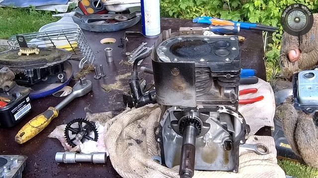 Разбираю двигатель Briggs & Stratton 450 series. смотреть онлайн