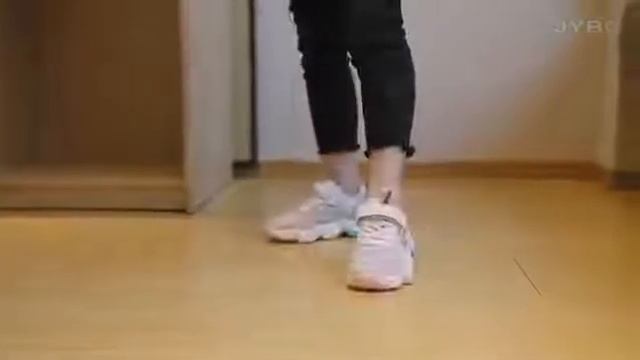 Спортивная обувь для мальчиков и девочек, кроссовки 2020, сетчатые бега, цветная дышащая смотреть онлайн
