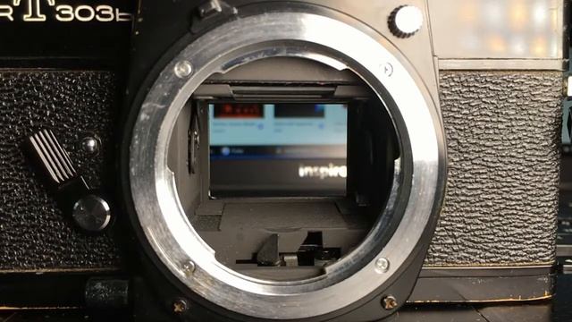 Shutter slowmo of a Minolta SRT303b and Pentax K-30 смотреть онлайн