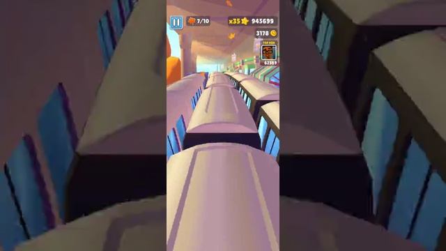 Subway surfers Glitch: running through trains and other obstacle (from 9:00min).. VANCOUVER смотреть онлайн