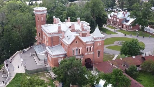 Дворец Ольденбургских с высоты птичьего полета - Воронеж (Рамонь) смотреть онлайн