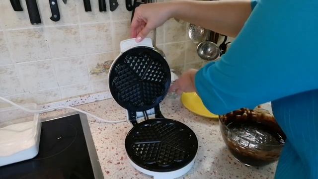 ШОКОЛАДНОЕ УДОВОЛЬСТВИЕ | ПЕЧЕМ ВАФЛИ БРАУНИ смотреть онлайн
