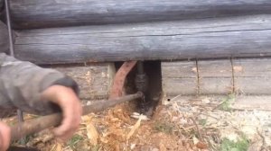 Ремонт фундамента старого бревенчатого дома.