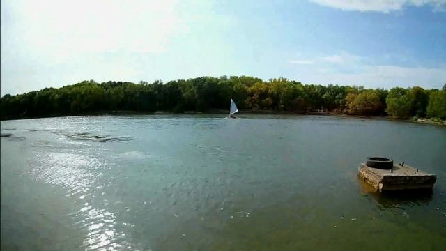 Катамаран из ПЭТ кег за 1000 рублей - первый поход под парусом