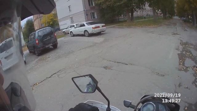 Неадекватная баба за рулем. Новосибирск. (ПРИСУТСТВУЕТ МАТ) смотреть онлайн