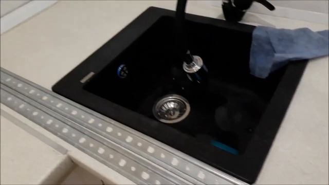 Сборка кухни из эпицентра. Вешаем шкафы. Ремонт. смотреть онлайн