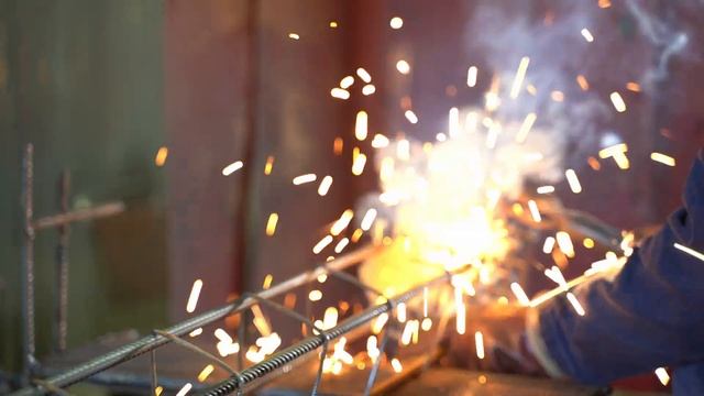 Нюансы в производстве ЖБ свай. Армирование и сваенавивочная машина. смотреть онлайн