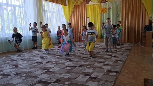 Танец-вход на выпускной в детском саду смотреть онлайн