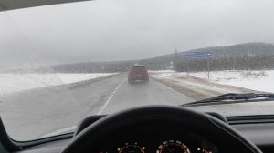 Как лада нива урбан едет зимой в гору на 5 передачи.