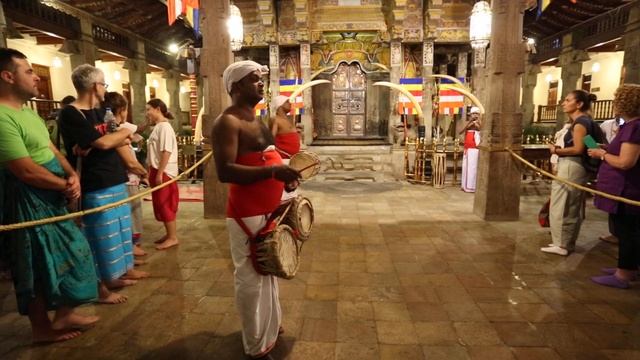 Храм Зуба Будды в Канди смотреть онлайн