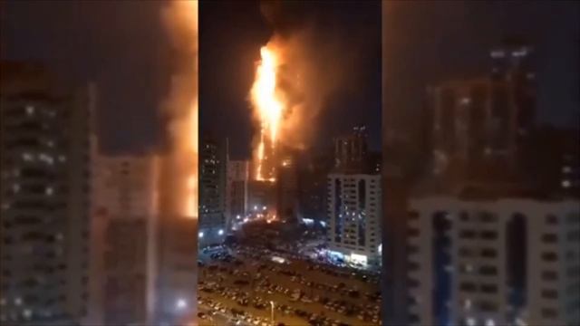 В Шардже (ОАЭ) горит небоскрёб!!! Sharjah is on fire ! смотреть онлайн