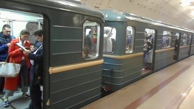 Московское метро. "Номерные" на станции ''Маяковская'' смотреть онлайн