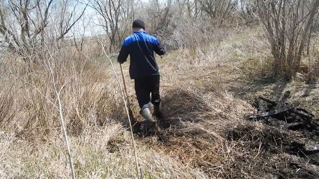 коп возле заброшеного дома. смотреть онлайн