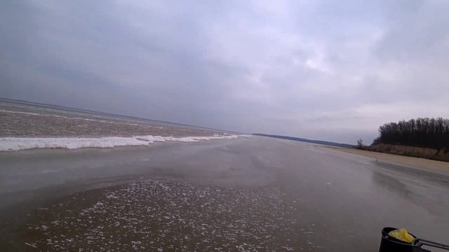 Водосховище, пловта у потрібному параметрі! Чекаємо на хороший лід. смотреть онлайн