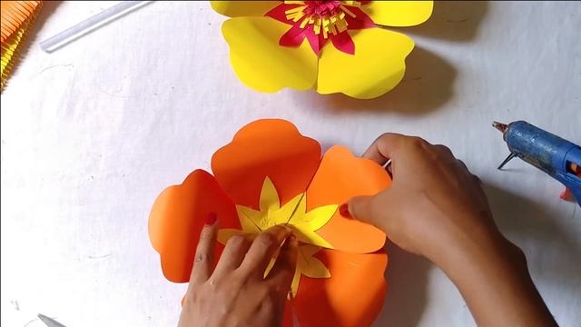 Ⓣⓤⓣⓞⓡⓘⓐⓛ  | Cómo Flores Hawaianas De Papel | Flores MOANA | Flores Tropicales | Yuyi's Flowers ?