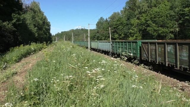 Электропоезд ЭД4-0014, электровоз ВЛ11.8-573/491Б смотреть онлайн