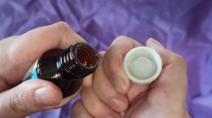 Лайфхак - как открыть пробку на бутылочке с лекарством быстро и без посторонних приспособлений