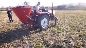 Разбрасыватель удобрений - Мини трактор WEI FANG 240.