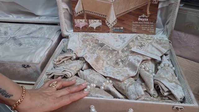 РАСПРАДАЖА??? СКАТЕРТЬ В СУНДУКЕ ...РЫНОК САДАВОД КОРПУС А 2Г-04 ?89383131222.ПОЗВОНИТЕ ЗАКАЖИТЕ смотреть онлайн