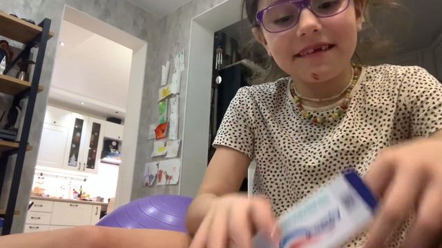 Открываем зубную пасту смотреть онлайн