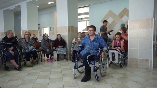 Танцы в доме престарелых. Джалиль, 12.04.2017 смотреть онлайн