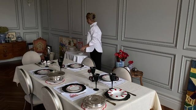 "Белые обои-чёрная посуда" Сервируем стильно! смотреть онлайн