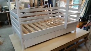 Двухъярусная кровать из натурального массива дерева