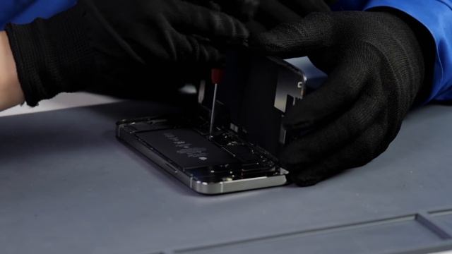 Разобрали iPhone 12 Pro - зачем Apple всё изменила? Можно ли провести ремонт дома... смотреть онлайн