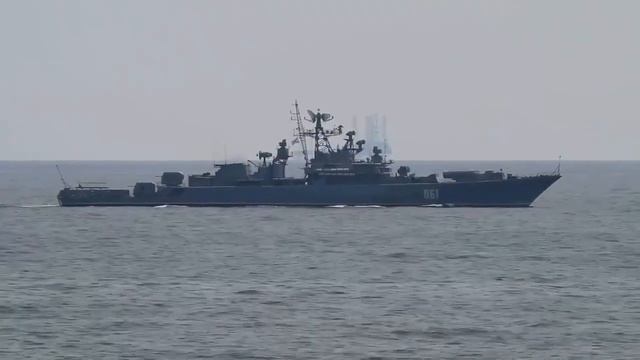С корабля ВМС США засняли российские учения в Черном море/// смотреть онлайн